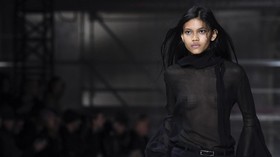 Laras Sekar, Model Indonesia di YSL Paris Fashion Week