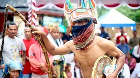 Tari Caci Jadi Magnet Kunjungan Wisatawan ke Labuan Bajo