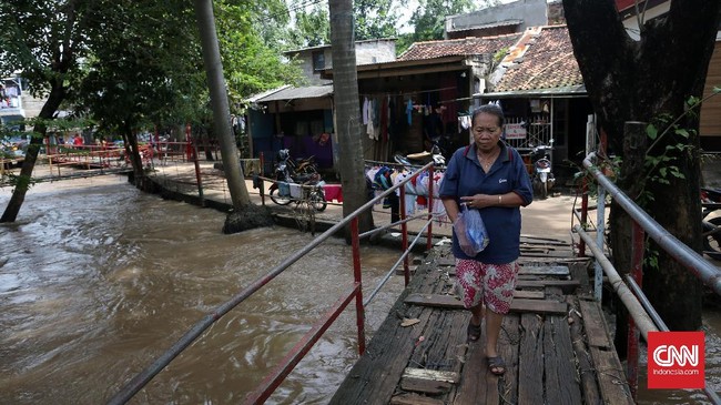 Pemerintah Daerah DKI Jakarta berencana membangun sistem pembuangan limbah komunal untuk mengatasi pencemaran lingkungan, terutama sungai-sungai. 