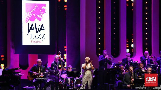 Java Jazz menghadirkan panggung dengan tema tribute dan proyek kolaborasi antar musisi sebagai kiat agar jazz tetap dinikmati.