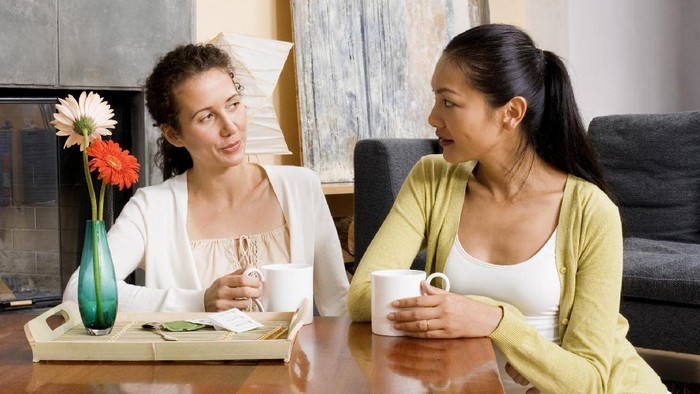 ilustrasi wanita ngobrol