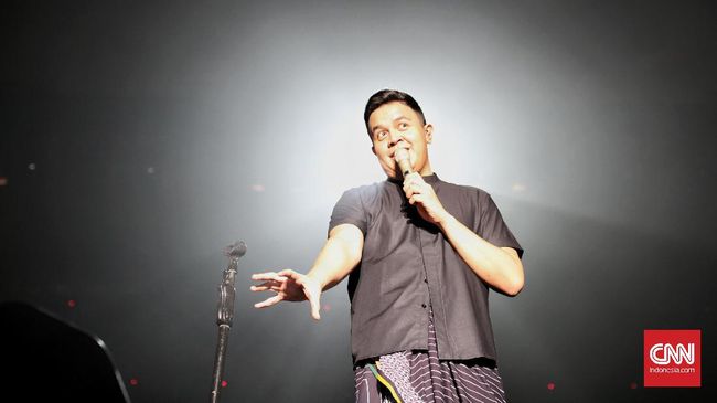 Manusia Kuat Kolaborasi Tulus Dengan 50 Musisi