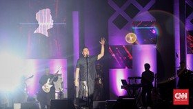 Menang Besar di AMI Awards 2017, Tulus Ungkap Makna Monokrom