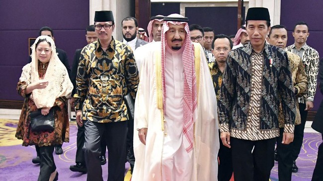 Kedatangan Raja Salman dan rombongan yang berjumlah 1.500 orang ke Indonesia disambut penjagaan empat ring, sampai diterjunkannya kapal perang.