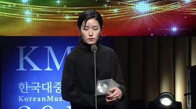 Kesulitan Keuangan, Artis Korea Jual Trofi Penghargaan