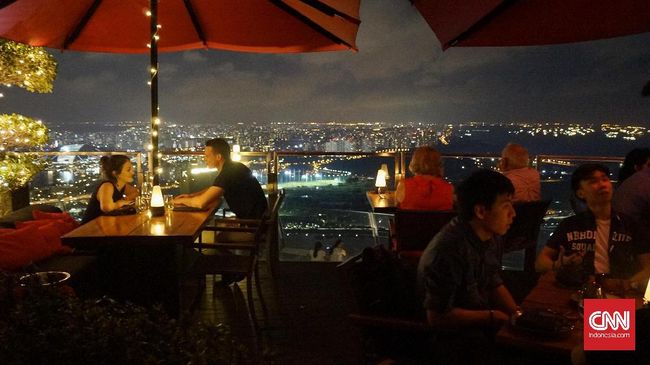 Selama Ramadan, Pemda Batam dan Banyumas berencana membatasi jam operasional tempat hiburan yang bisa dinikmati malam hari.