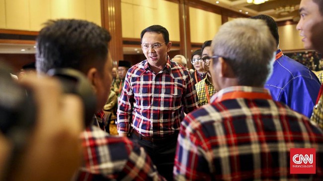 Ahok selama menjabat gubernur telah membenahi sejumlah sektor transportasi massal, sejumlah proyek masih digarap, beberapa lagi masih menggantung.