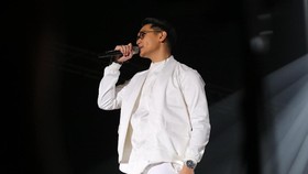 Afgan Duet dengan Saksofonis Terkenal Amerika Serikat