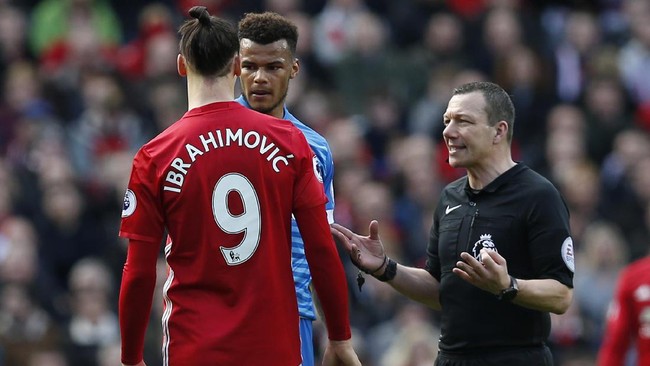 Dalam laga di kandang MU, bek Bournemouth Tyrone Mings terlibat insiden dengan Ibrahimovic. Pertama dia menginjak kepala Ibra, kedua wajahnya disikut Ibra.