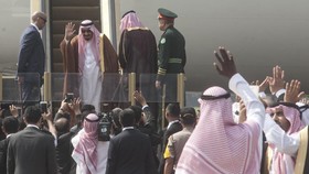 Giliran Djarot Bersalaman dengan Raja Salman