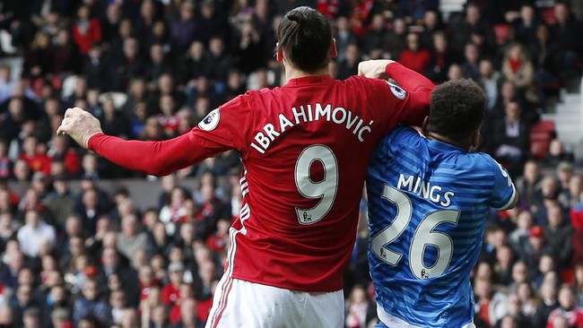 Zlatan Ibrahimovic enggan berkomentar banyak terkait insiden injakan kepala dan sikutan dengan Tyrone Mings di pengujung babak pertama lawan Bournemouth.