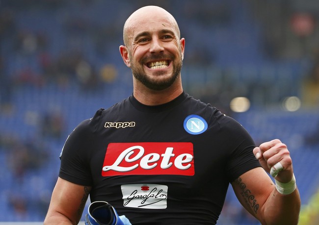 Momen Napoli Menggagahi AS Roma di Olimpico