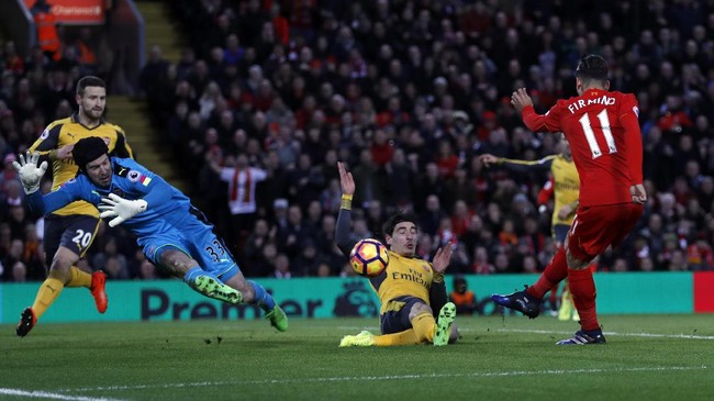 Liverpool menang 3-1 atas Arsenal pada lanjutan Liga Primer di Stadion Anfield. Sebuah hasil yang membuat The Reds kembali masuk posisi tiga besar klasemen.
