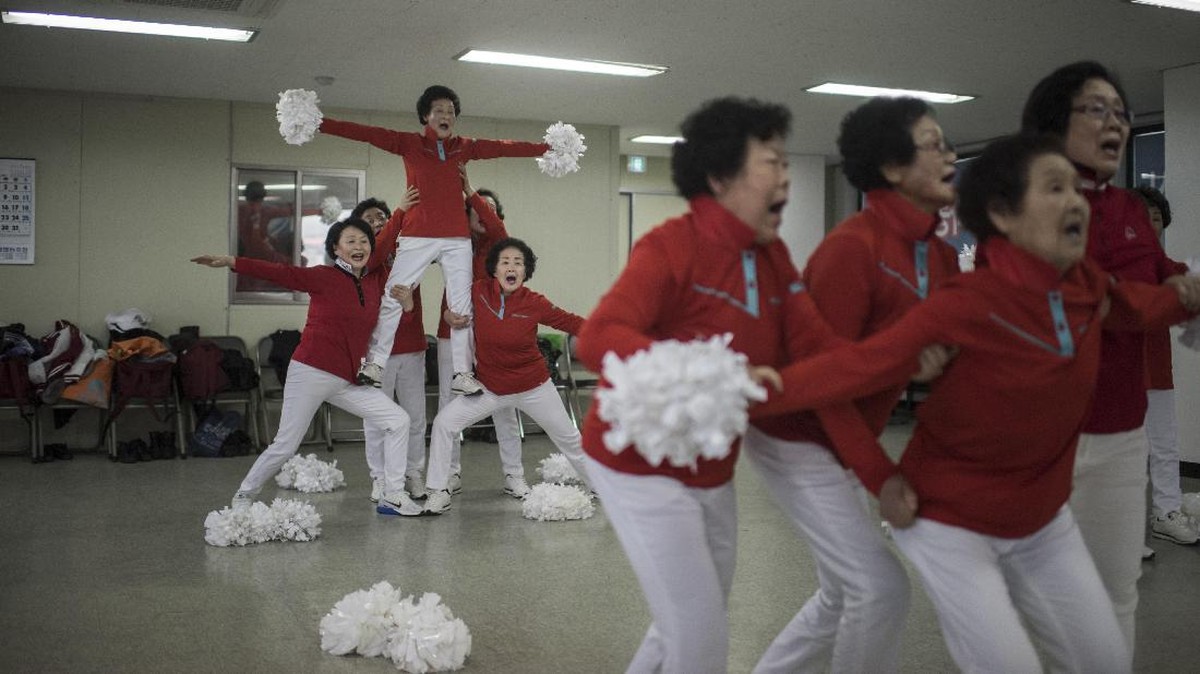 Kekompakan Cheer Mommy Pemandu Sorak Lansia Korea Selatan