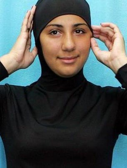 Duh, Hijabers Ini Didenda dan Diusir sebab Renang Pakai Burkini di Dubai Duh, Hijabers Ini Didenda dan Diusir sebab Renang Pakai Burkini di Dubai
