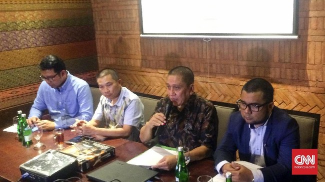 Alfamart belum berhenti persoalkan status badan publik yang dilekatkan Komisi Informasi Publik kepada mereka dalam kasus transparansi donasi masyarakat.