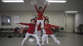 Kekompakan Cheer Mommy Pemandu Sorak Lansia Korea Selatan