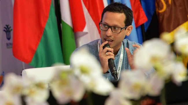 CEO Gojek Nadiem Makarim mengatakan teknologi yang tepat mampu merealisasikan akses untuk semua orang terkait dengan kesehatan dan sekolah.