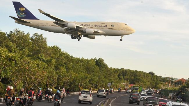 AirNav Indonesia belum mengeluarkan imbauan untuk maskapai penerbangan dari dan ke Bali, karena wilayah udara Pulau Dewata dinilai masih aman.