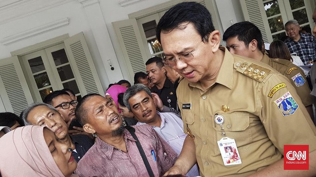 Kuasa hukum warga mempertimbangkan pengajuan PK terhadap putusan MA yang menolak kasasi mereka soal penggusuran yang dilakukan saat Ahok berkuasa.