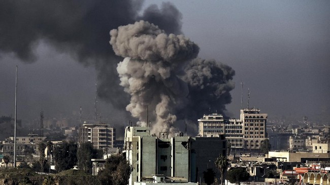 Pentagon menyebut setidaknya 105 warga sipil tewas dalam serangan udara yang dilakukan pasukan koalisi Amerika Serikat di barat Mosul, Maret lalu.