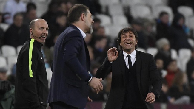 Manajer Chelsea Antonio Conte mengakui tekanan berat menghadapi tim-tim kuat seperti Manchester City di Liga Primer Inggris.