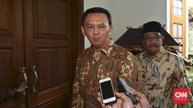 Ahok Jawab Tudingan Anies Soal Kartu Jakarta Lansia