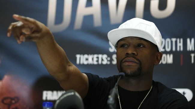 Setelah memiliki rumah dengan bioskop pribadi, Floyd Mayweather Jr. pamer rumah baru seharga Rp152 miliar yang dilengkapi 11 kamar tidur dan 14 kamar mandi.