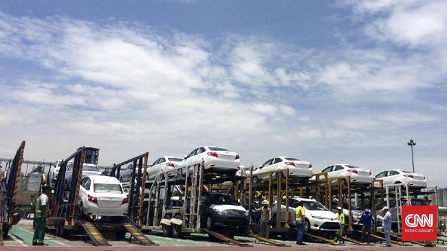 Indonesia Kendaraan Terminal (IKD) menantang jajaran pemerintahan Jokowi untuk bisa membuat administrasi kendaraan terminal selesai dalam sehari.