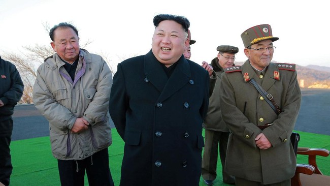 Korea Utara menegaskan akan terus melanjutkan program senjata dan nuklirnya, sementara Amerika Serikat memandang langkah tersebut sebagai sesuatu yang hina.
