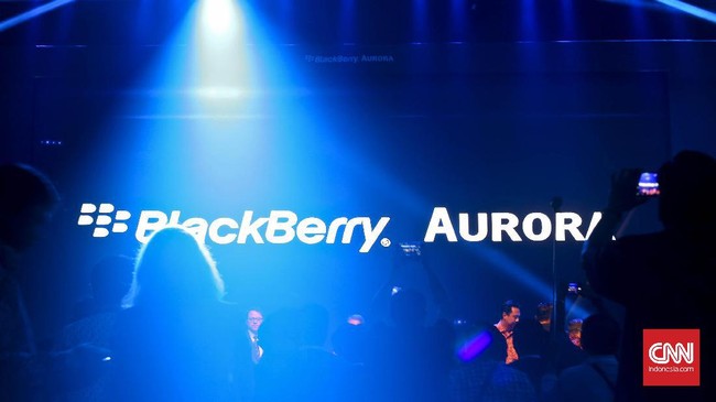 Sejumlah pengamat pesimis dengan strategi Blackberry dan Nokia merebut kembali pasar ponsel dunia.