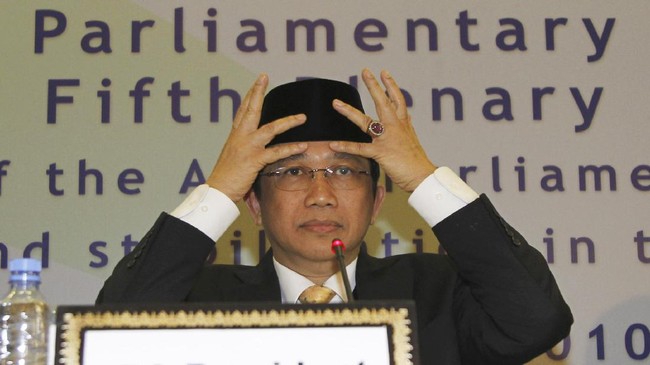 Dia menuturkan KPK belum pernah meminta keterangan terkait dugaan keterlibatan dirinya dalam proyek e-KTP, namun justru namanya muncul dalam surat dakwaan.