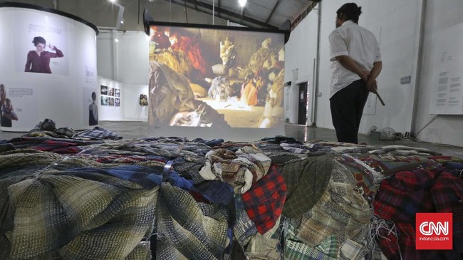 Melihat Sisi Kelam 'Fast Fashion'