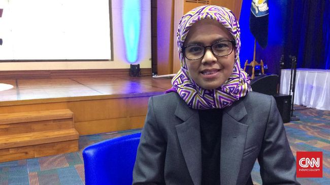 Fitri Khoerunnisa adalah seorang perempuan peneliti dari Indonesia. Salah satu penelitiannya mencari alternatif penyimpanan yang mudah meledak.