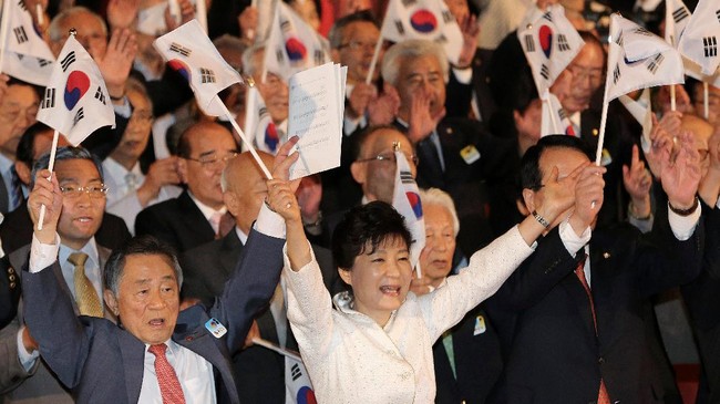 Eks Presiden Korsel Park Geun-hye dipanggil jaksa untuk diperiksa sebagai tersangka atas skandal korupsi yang berbuntut pemakzulannya, pekan depan.