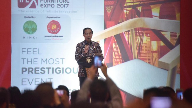 Jokowi memandang kualitas produk mebel dan kerajinan dalam negeri sudah bagus, namun aspek pemasarannya harus diperbaiki jika ingin mendongrak nilai ekspor.