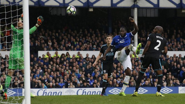Penyerang Romelu Lukaku bermain apik saat Everton mengalahkan West Bromwich Albion 3-0 dengan menciptakan satu gol dan satu assist.