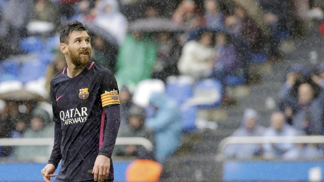 Pelatih Barcelona, Luis Enrique, mengeluarkan pembelaan untuk Lionel Messi yang pekan lalu dijatuhi hukuman empat pertandingan oleh FIFA.