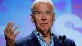 Sering 'Berkelahi', Eks-Wapres Biden Anggap McCain Saudara