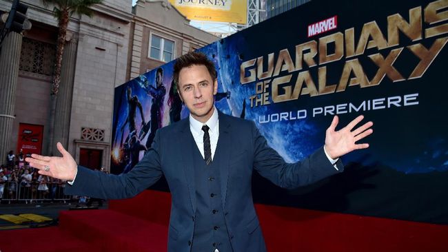 Sutradara James Gunn mengaku pernah membahas kemungkinan lintas semesta antara film-film Marvel dengan DC dengan petinggi kedua perusahaan tersebut.