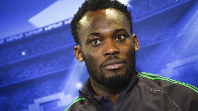 Essien adalah pemain bertipe gelandang bertahan. Sepanjang kariernya dia pernah bermain di tiga liga elite dunia: Liga Inggris, La Liga, dan Serie A.