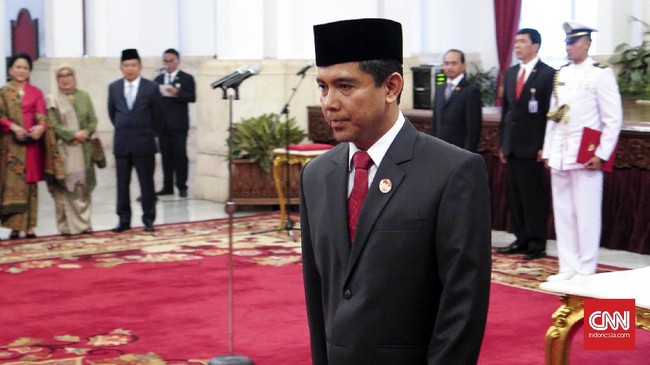 Mantan Menteri PANRB Yuddy Chrisnandi kembali dipercaya oleh Presiden Joko Widodo setelah sebelumnya menjadi 'korban' reshuffle perombakan menteri.