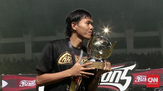 Adam Alis optimistis Arema FC bisa jadi juara liga musim ini usai mereka merebut trofi Piala Presiden 2017.