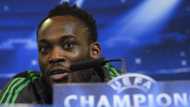 Kedatangan Michael Essien ke Persib Bandung membuat publik bergairah untuk berkomentar di dunia maya. Gurauan pun bertebaran di lini masa.