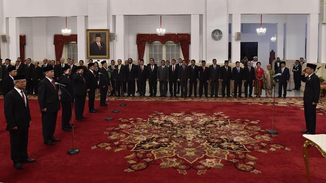 Jokowi kembali melantik belasan duta besar RI baru untuk negara sahabat mulai dari tokoh NU hingga mantan menteri.