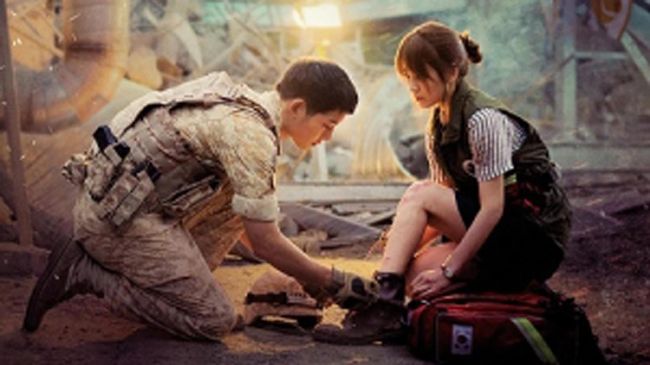 Song Joong Ki-Song Hye Kyo menempati urutan teratas pasangan drama Korea terpopuler berkat Descendants of the Sun, di samping sembilan pasangan lainnya.