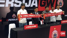 Persija Tes Gelandang Asal Papua