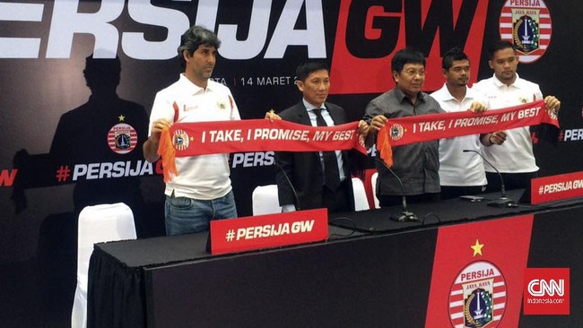 Manajer Persib Umuh Muchtar berharap kepengurusan baru di Persija bisa membawa dampak positif bagi klub tersebut musim ini.