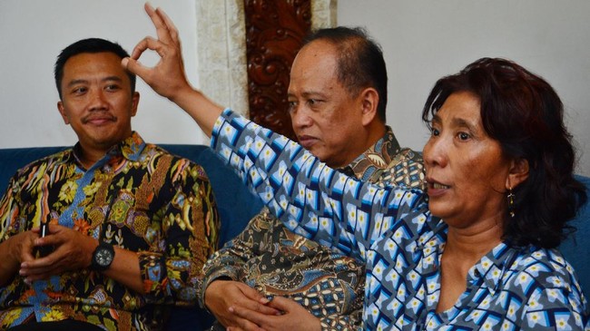 Selama ini para pengusaha mengambil jalur yang salah menurut Susi Pudjiastuti. Jika merasa dirugikan, mereka tidak melaporkan dirinya secara hukum.