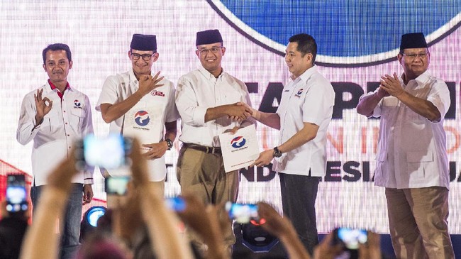 Ketua Umum Perindo Hary Tanoe menyatakan dukungan pada Anies-Sandi karena Jakarta butuh pemimpin yang bisa mempersatukan semua golongan.